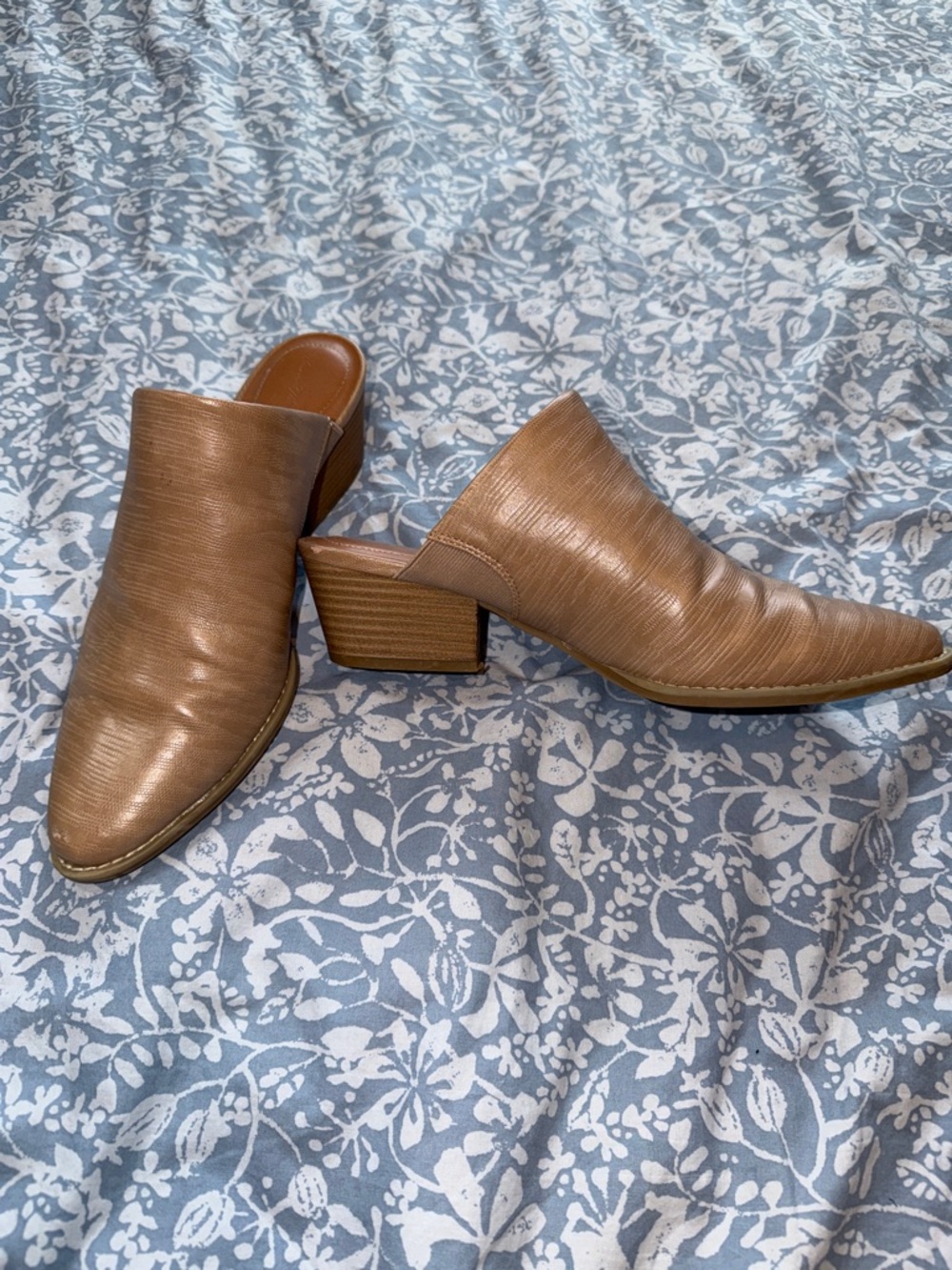 Universal Thread Tan Textured Leather Mule with Block Heel
